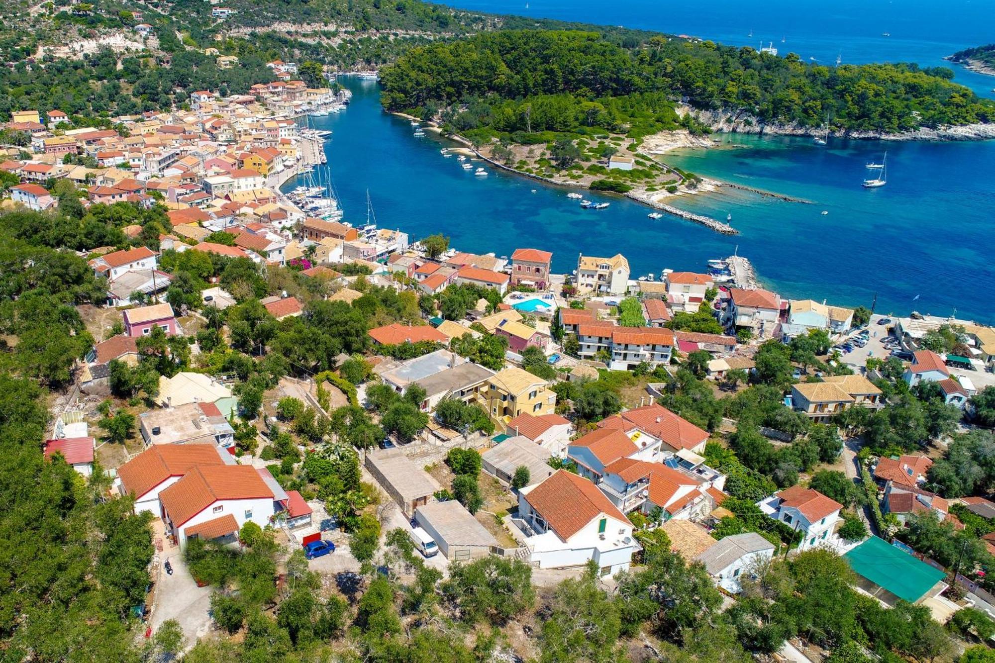 Villa Thea Antonis Гайос Екстериор снимка