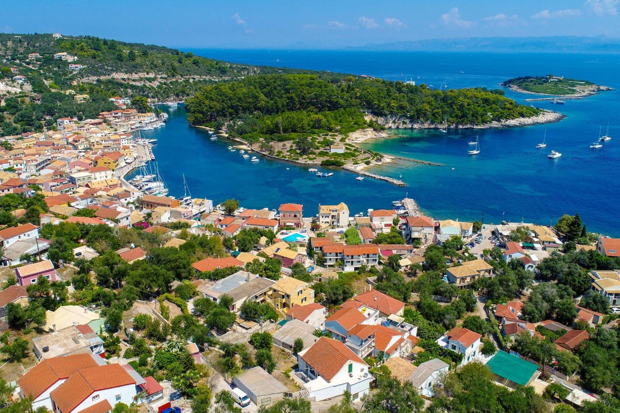 Villa Thea Antonis Гайос Екстериор снимка
