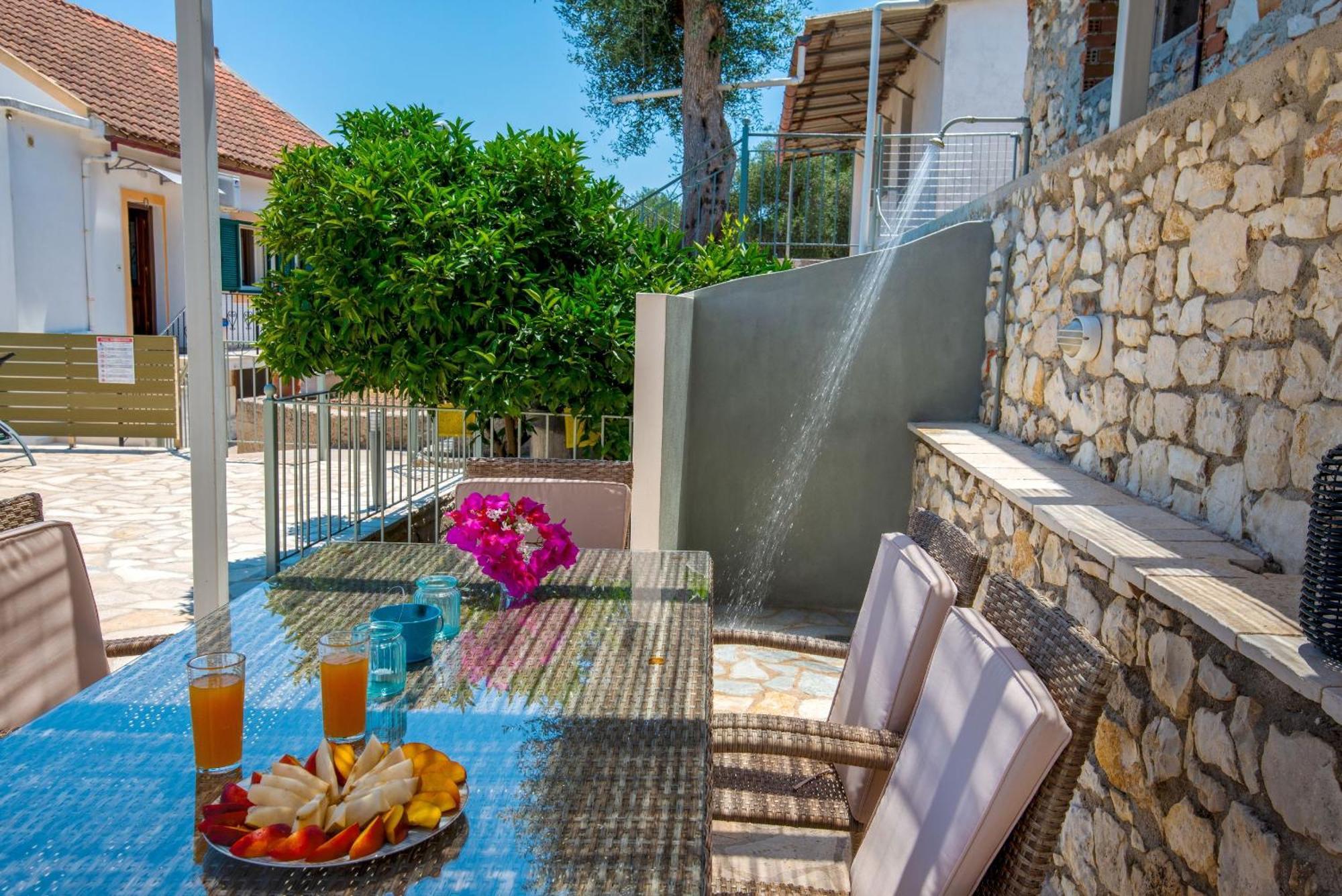 Villa Thea Antonis Гайос Екстериор снимка