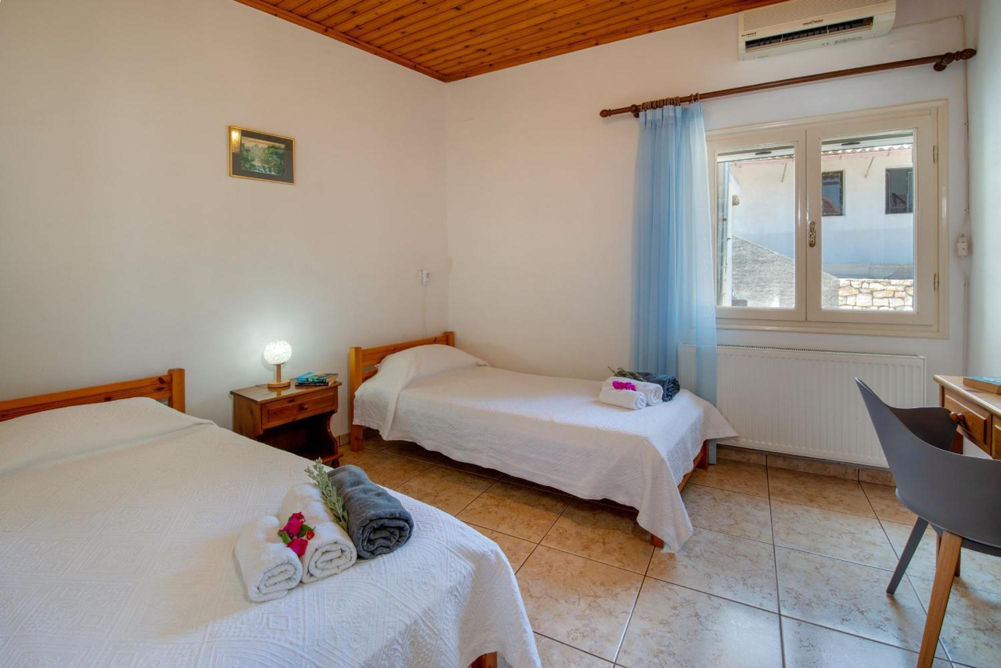 Villa Thea Antonis Гайос Екстериор снимка